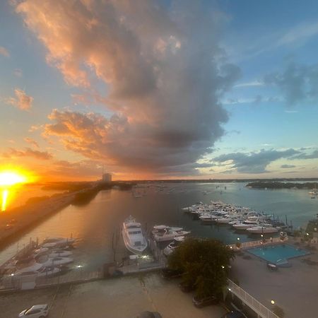 Panoramic Luxurious Waterfront One Bedroom Apartment With Miami Skyline View Free Parking 5Min Drive To מיאמי ביץ' מראה חיצוני תמונה