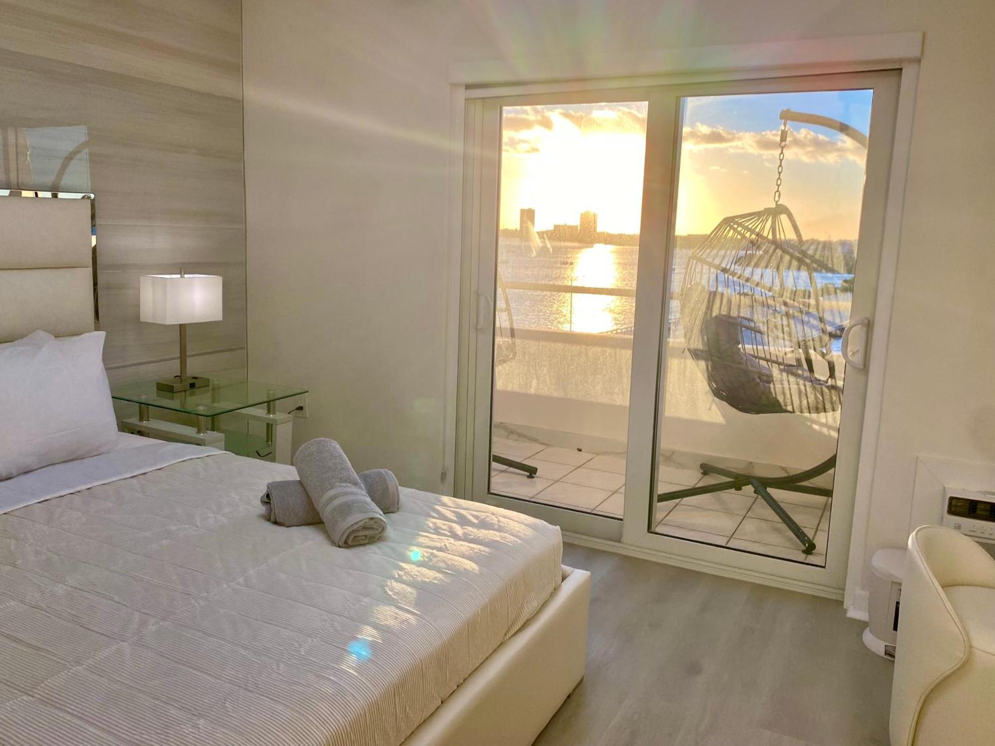 Panoramic Luxurious Waterfront One Bedroom Apartment With Miami Skyline View Free Parking 5Min Drive To מיאמי ביץ' מראה חיצוני תמונה