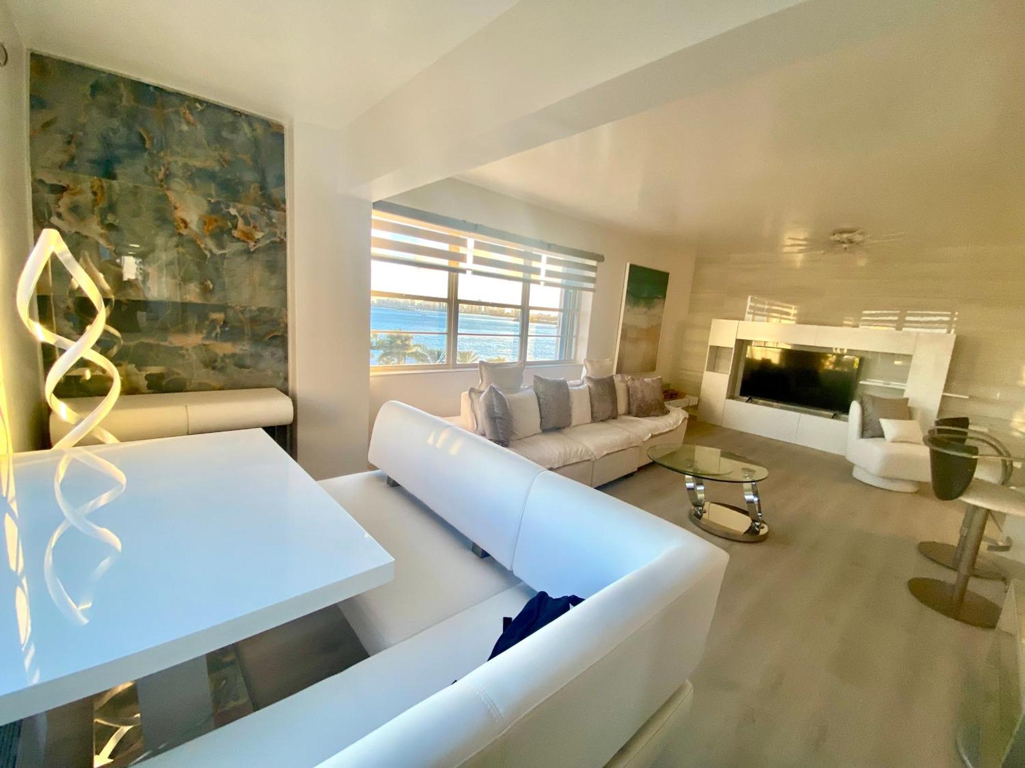 Panoramic Luxurious Waterfront One Bedroom Apartment With Miami Skyline View Free Parking 5Min Drive To מיאמי ביץ' מראה חיצוני תמונה