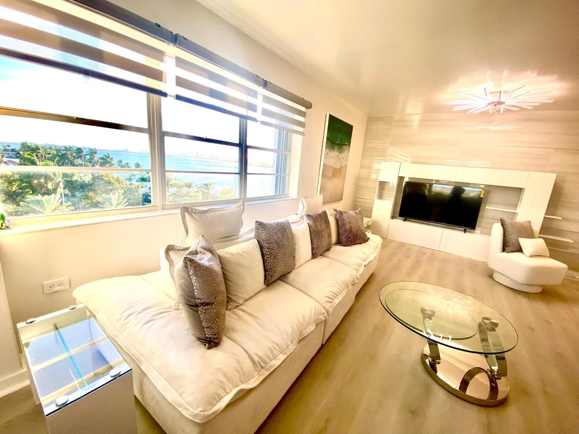 Panoramic Luxurious Waterfront One Bedroom Apartment With Miami Skyline View Free Parking 5Min Drive To מיאמי ביץ' מראה חיצוני תמונה
