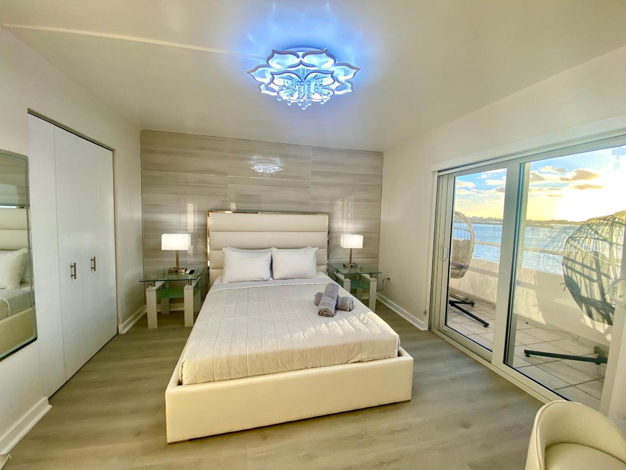 Panoramic Luxurious Waterfront One Bedroom Apartment With Miami Skyline View Free Parking 5Min Drive To מיאמי ביץ' מראה חיצוני תמונה